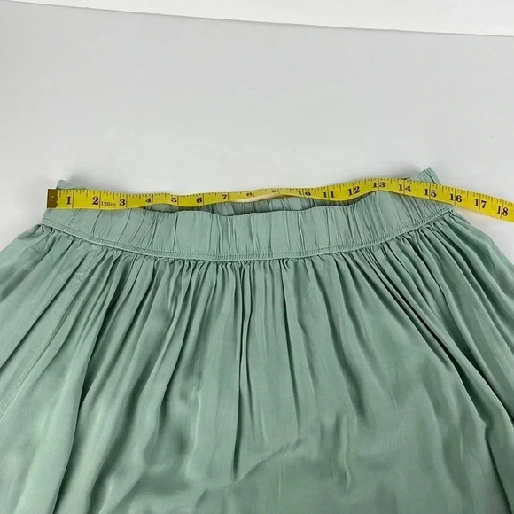 Mint green contemporary, pleated, pull on midi length skirt, size extra large - Picture 2 of 8
